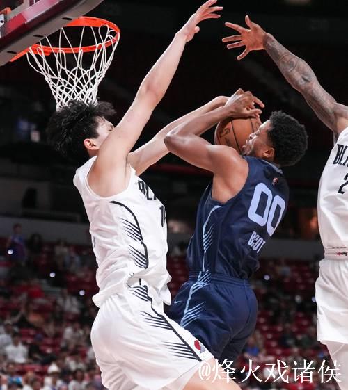 杨瀚森生涯首次先发 开拓者不敌灰熊