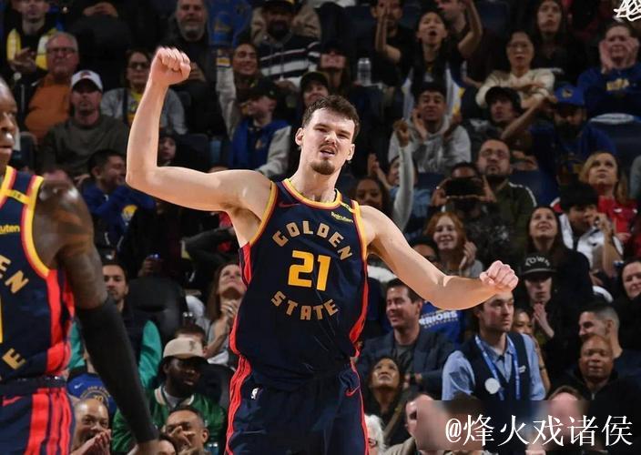 波斯特半场出战15分钟，10中4得到11分2板2助攻